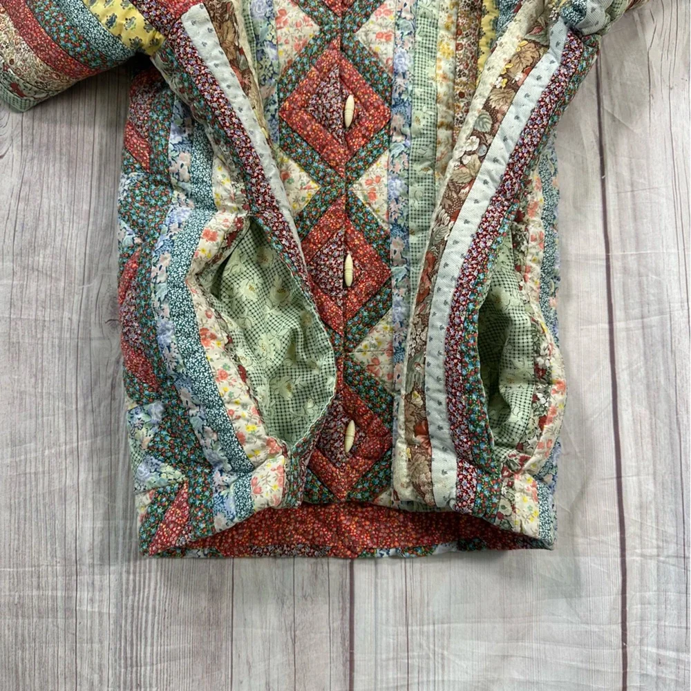 Women’s Hand Made Quilted Button Down Floral Print Jacket - Picture 4 of 7